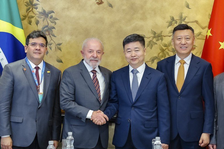 China sinaliza investir R$ 27 bilhões no Brasil em energia, tecnologia, mineração, saúde e logística