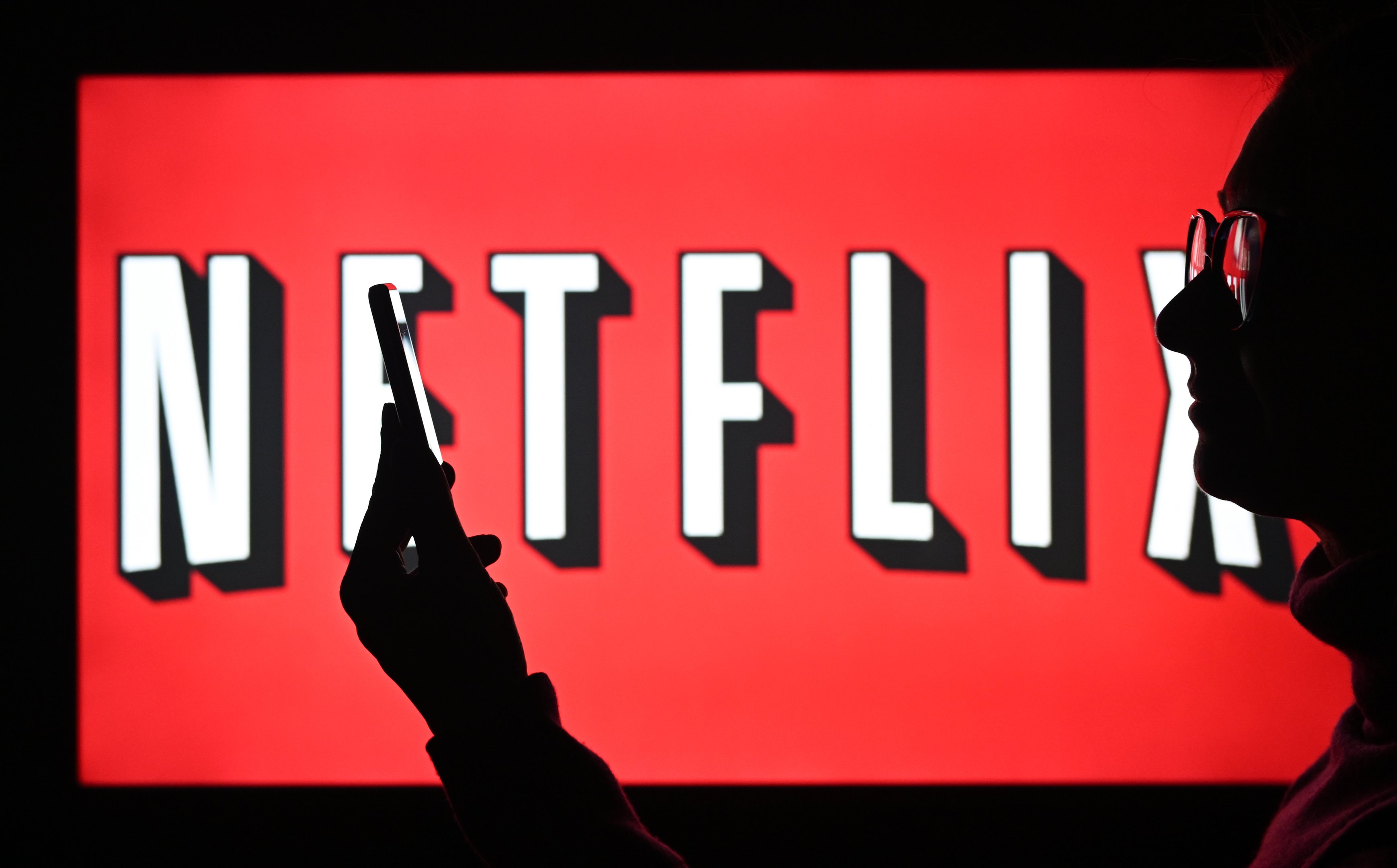 Netflix alcança 94 milhões de usuários pagantes e lança plataforma de publicidade