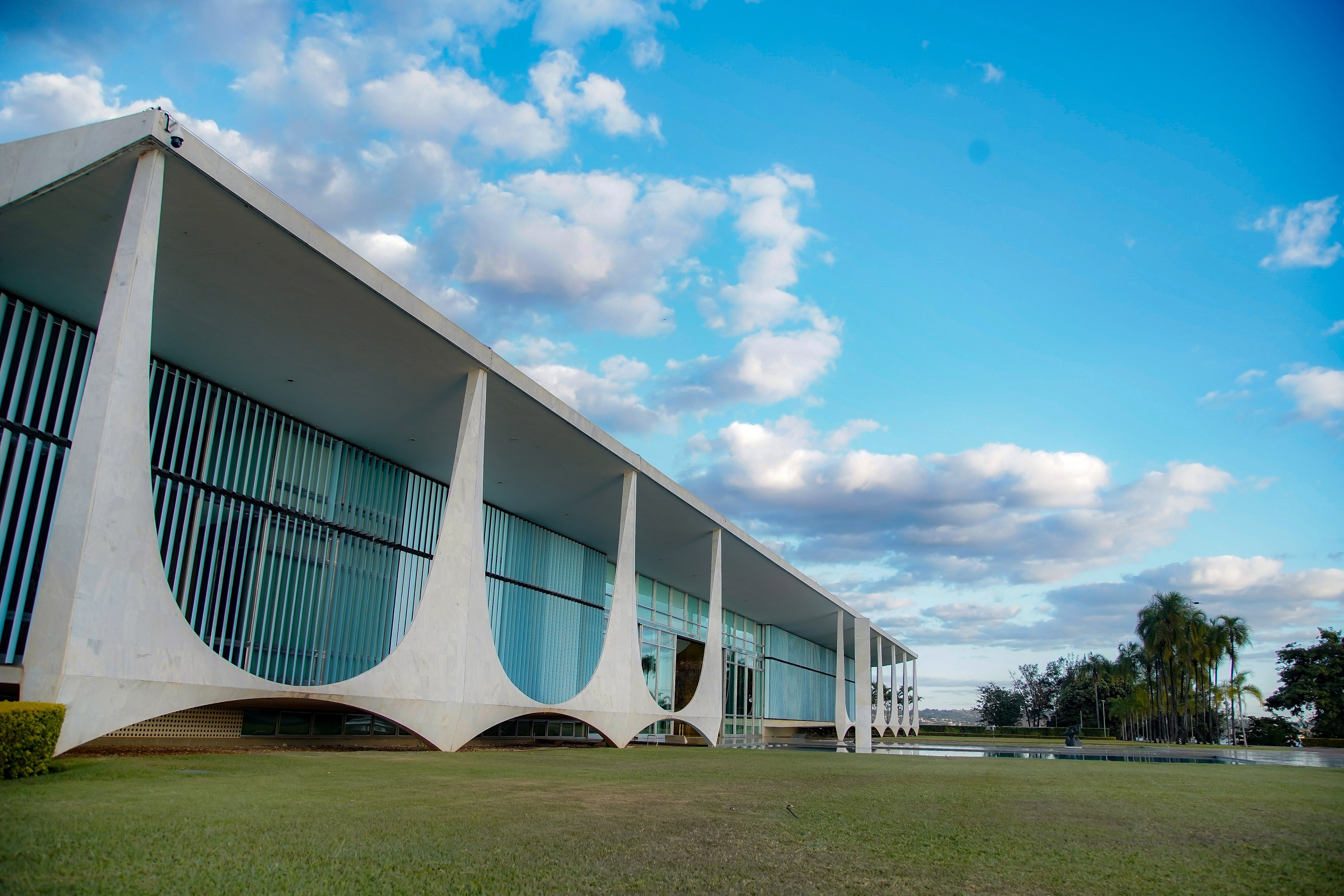 Usina de energia solar a ser instalada no Palácio da Alvorada deve gerar economia de R$ 1 mi por ano