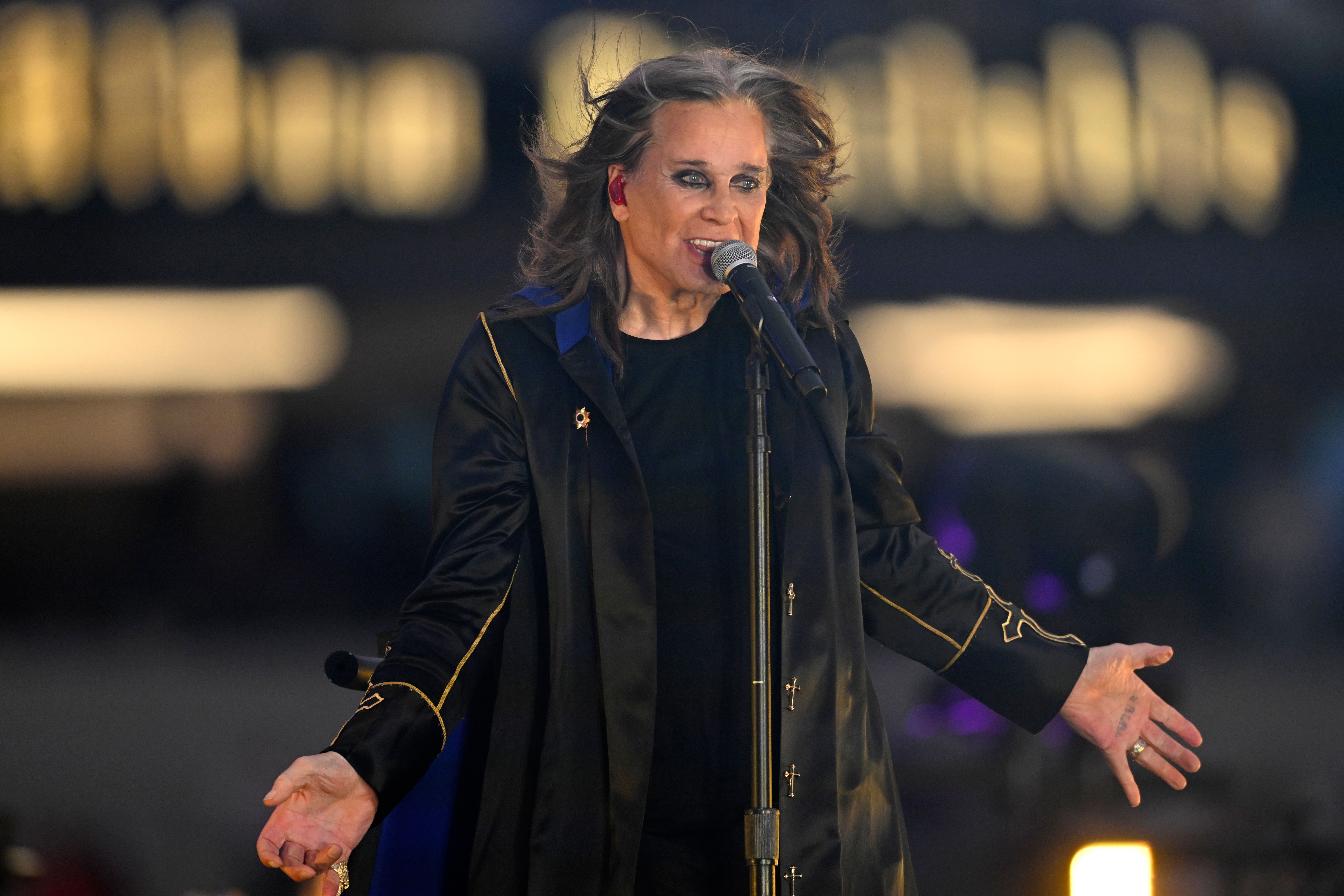 Ozzy Osbourne é homenageado pelo Álamo, monumento no qual urinou em 1982