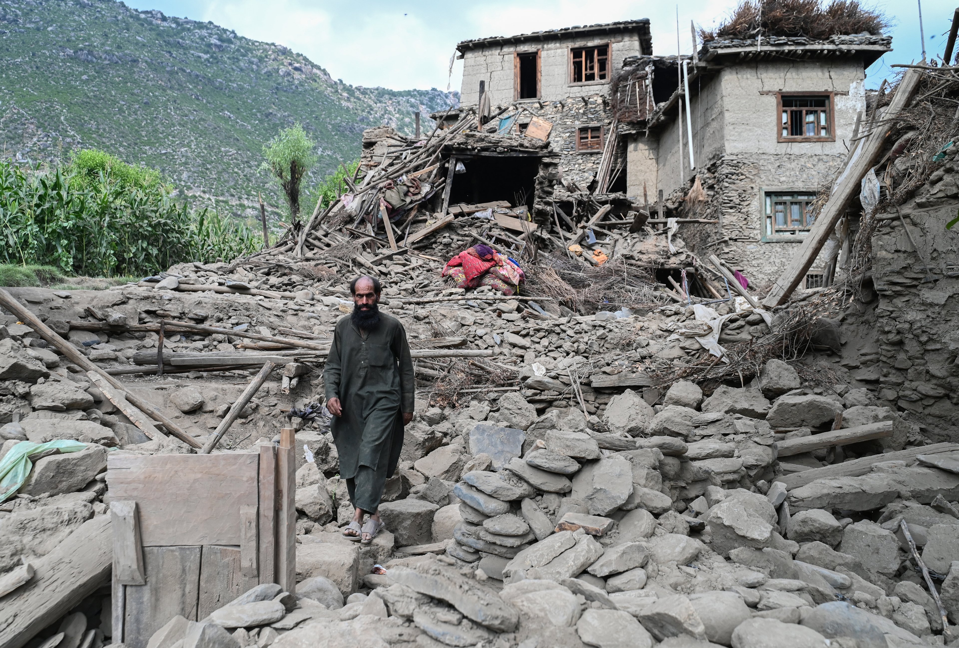 Terremoto no Afeganistão: número de mortos sobe para mais de 1.400