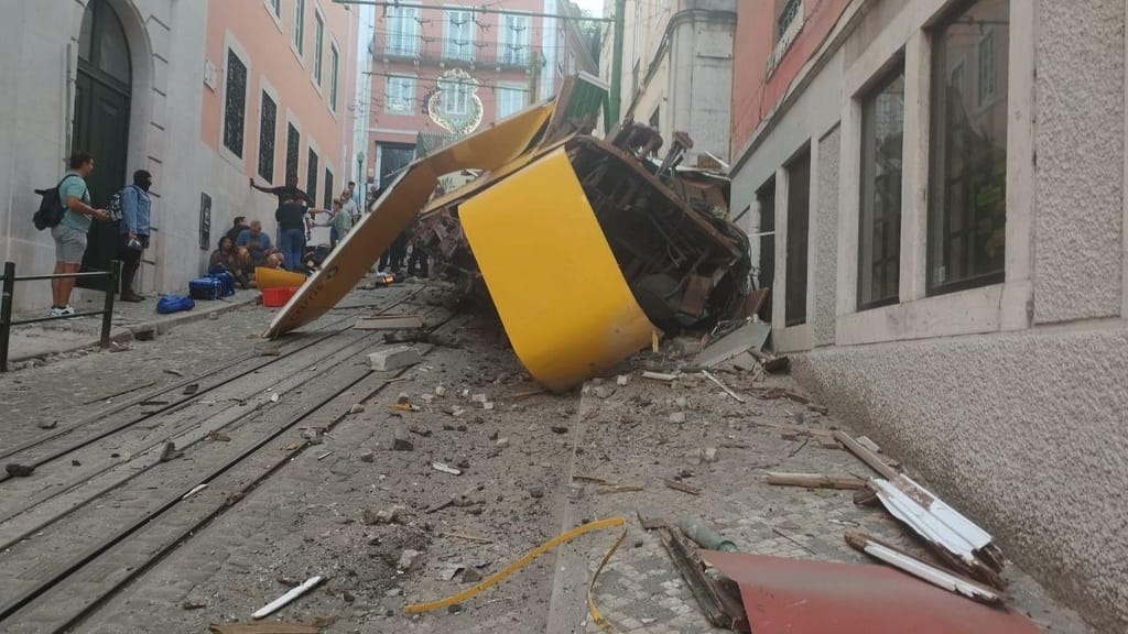 Antes de tragédia, Elevador da Glória já descarrilou em Lisboa anos antes por 'anomalia técnica'