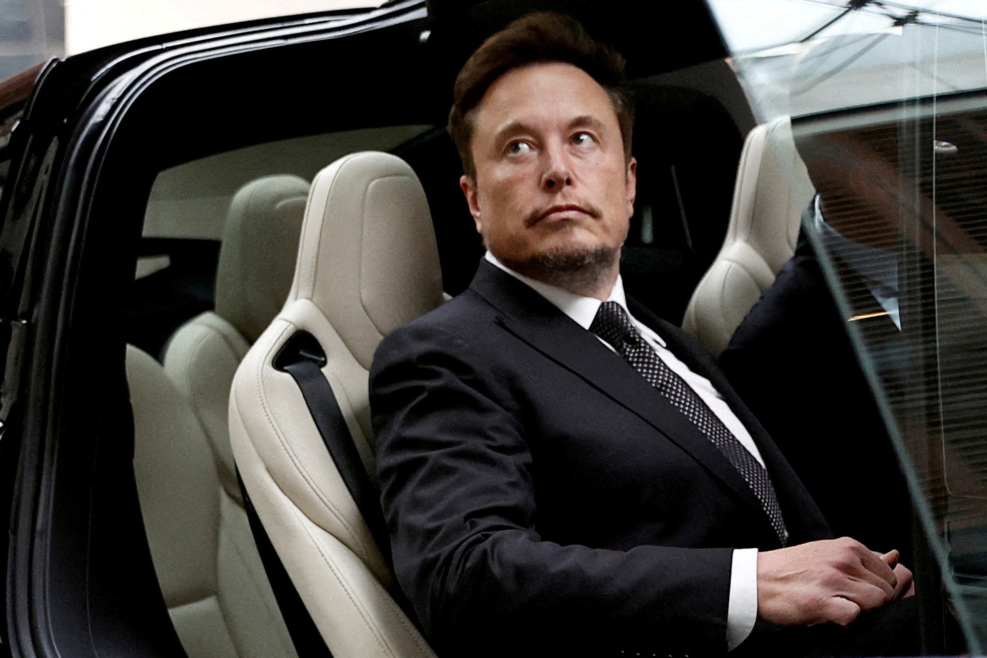 Tesla propõe remuneração recorde de US$ 1 trilhão a Elon Musk vinculada a metas de IA e robótica