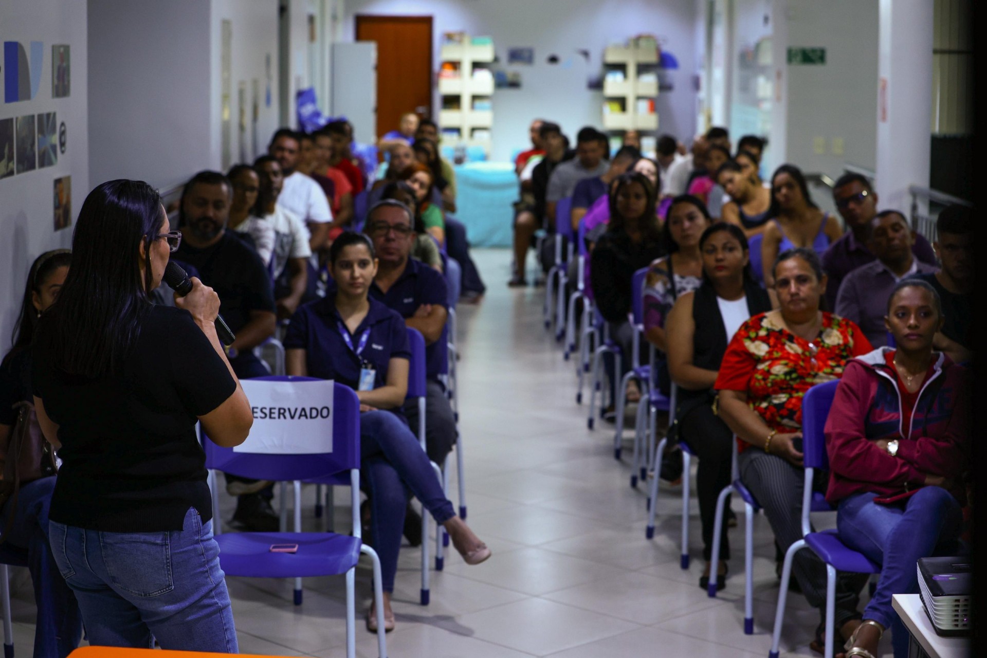 Concluir EJA aumenta chances de trabalho com carteira assinada e melhora renda de jovens em quase R$ 100, revela pesquisa