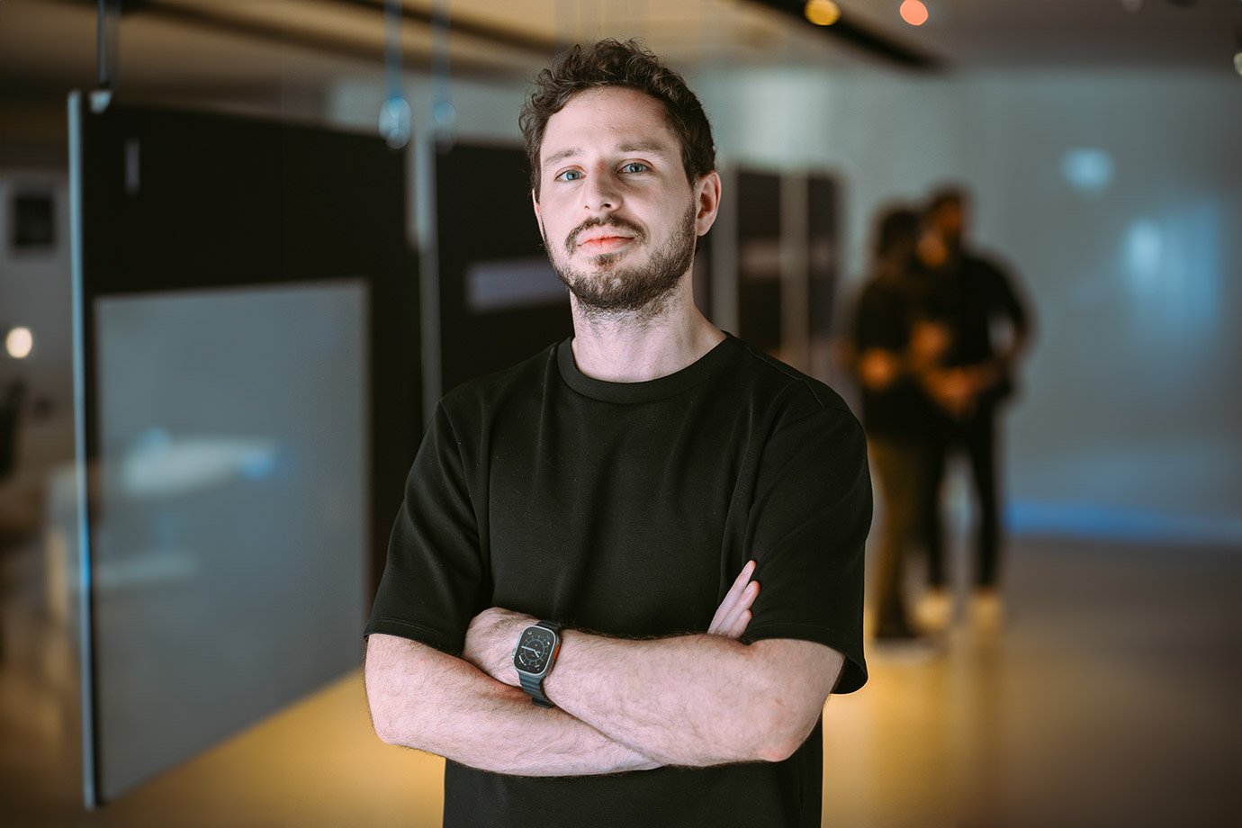 Insider abre loja física após criar império de R$ 600 milhões com venda de camiseta pela internet