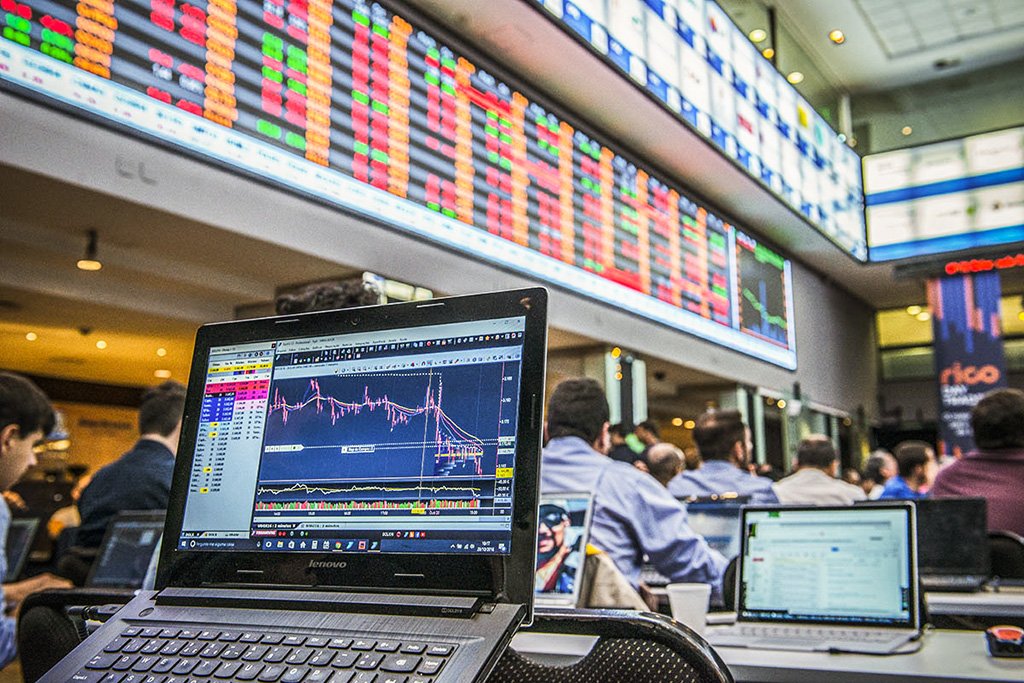 Ibovespa abre estável após queda de mais de 1% na véspera e sem payroll no radar
