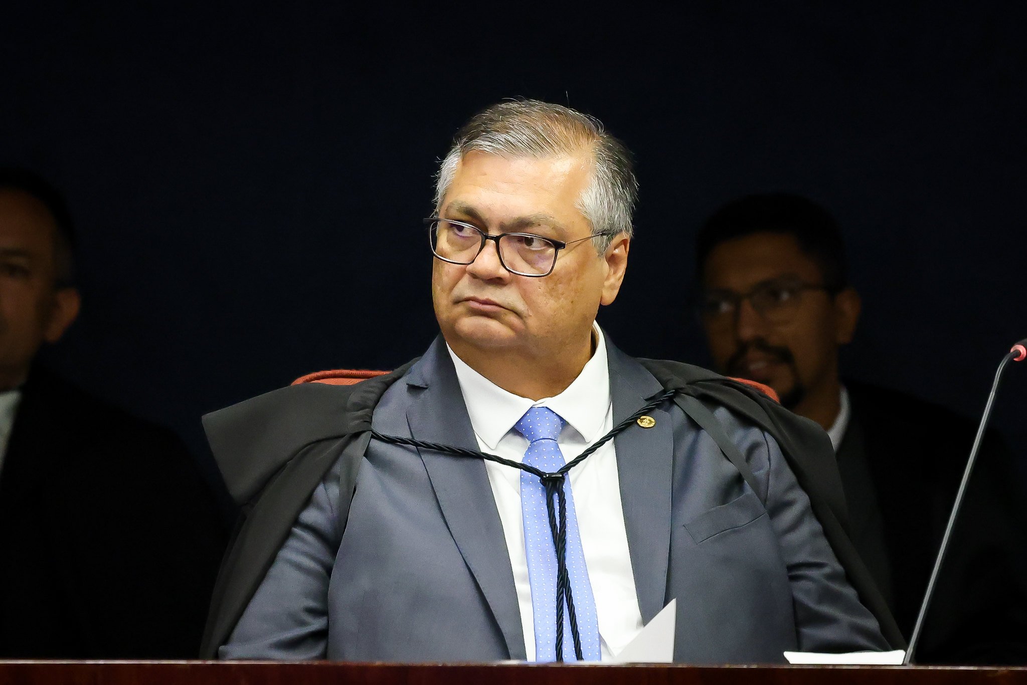 Dino suspende pagamento de emendas parlamentares de saúde sem conta bancária específica